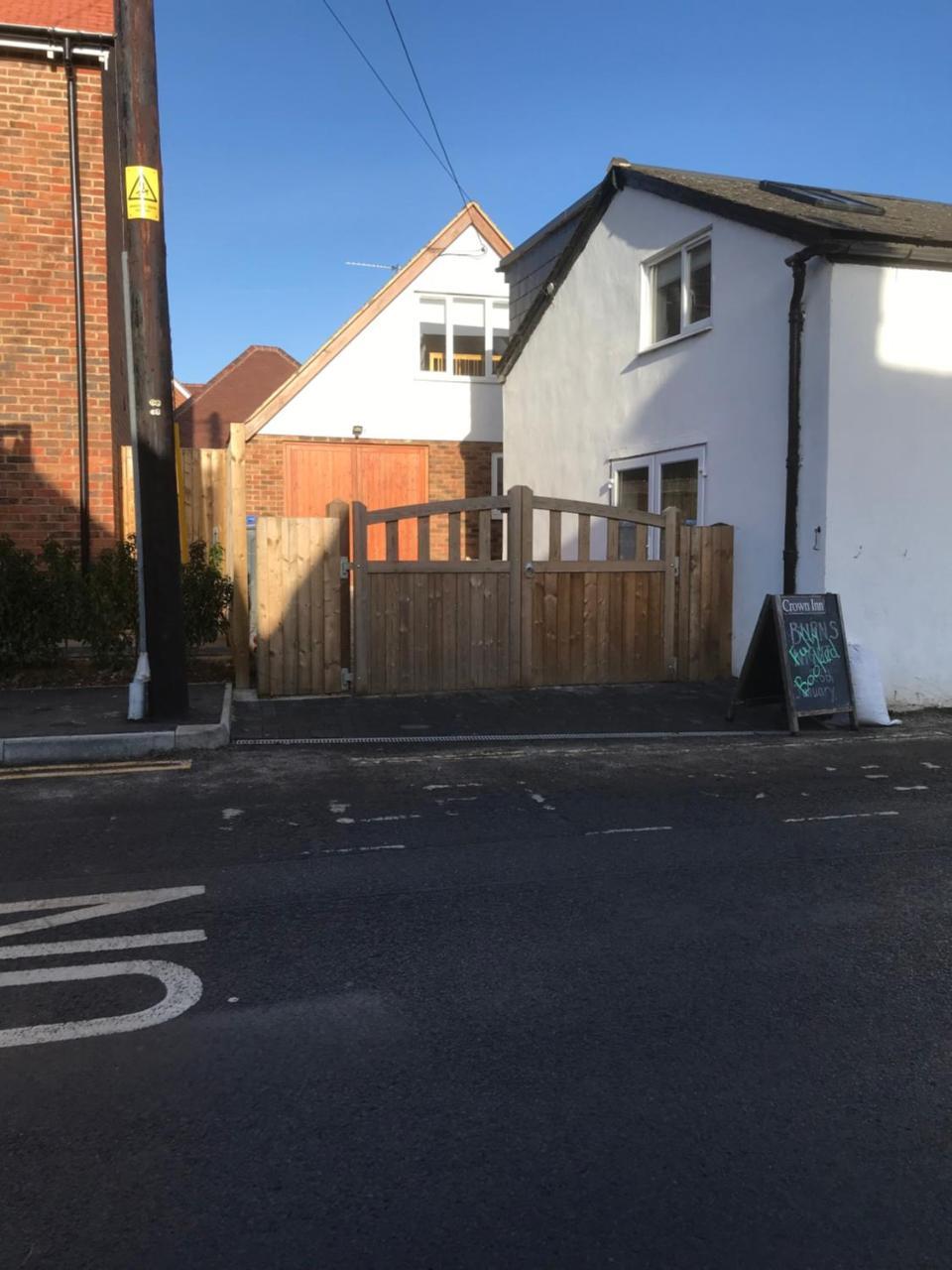 Studio Above Worlds End Microbrewery And Behind The Crown Inn Pewsey 외부 사진